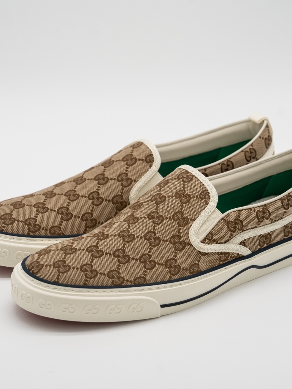 size 12G 12.5 US Gucci GG Supreme Loafers Sneakers Slip On Tennis Beige White